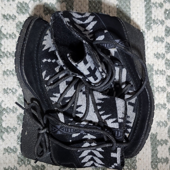 Pendleton Women's Islegate Lace-Up Wedge Waterproof Sz 7 Black Gray Lace-Up Boot - Picture 3 of 7